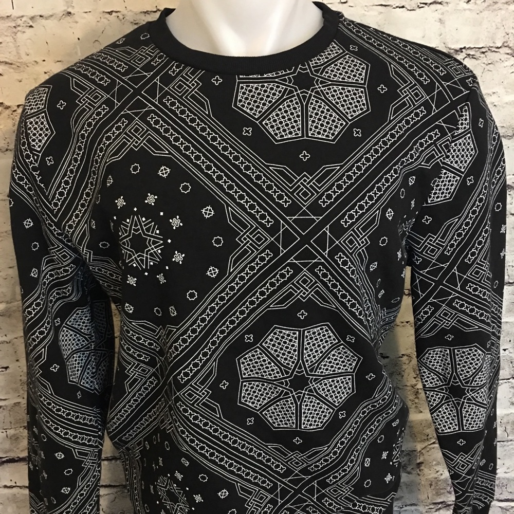 Divided H&M Black Long Sleeve Graphic Sweater